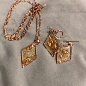 Necklace and earring set